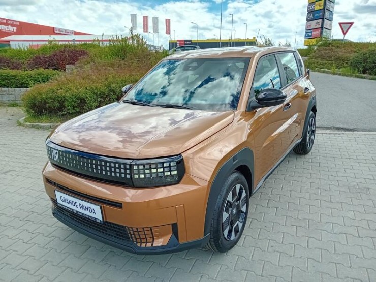 Fiat Grande Panda HYBRID 110k ICON 7LET ZÁ/IHNED